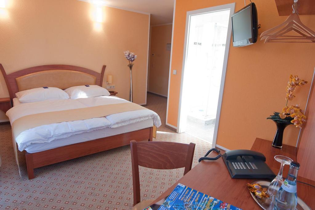 Aristo Hotel Filderstadt Ngoại thất bức ảnh